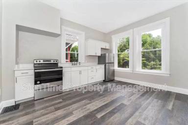 Main picture of 265 S Prospect St