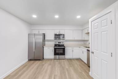Main picture of 1801 W Cholla St