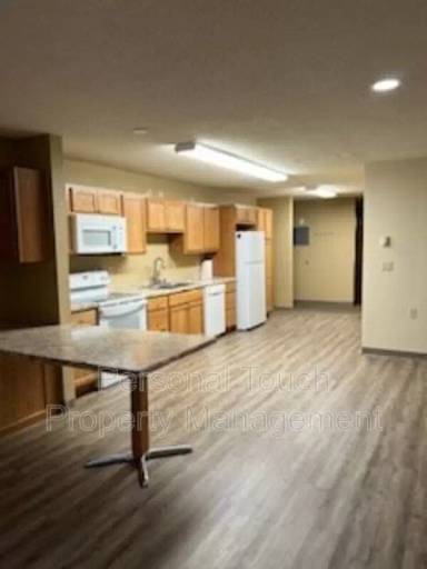 Main picture of 106 1st St