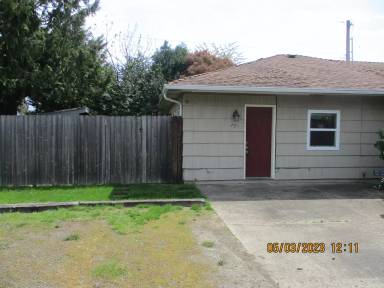 Main picture of 715-721 Leigh St