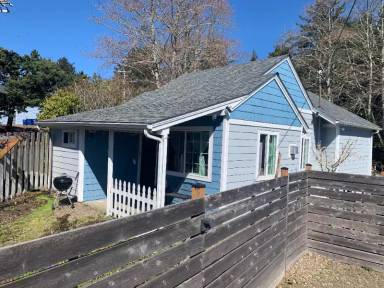 Main picture of 5210 NE Port Ln