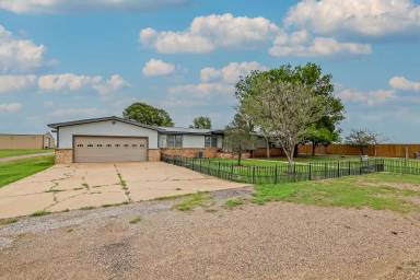 Main picture of 4045 S FM 1258