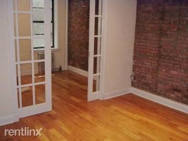 Main picture of 118 Christopher St