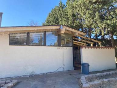 Main picture of 2003 32nd St