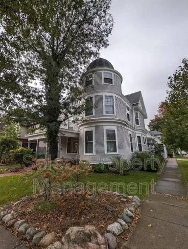 Main picture of 1226 1/2 Lake Ave