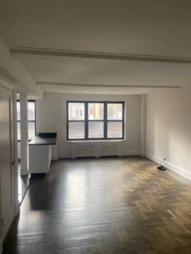 Main picture of 137 E 38th St Apartments