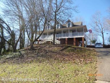 Main picture of 1445 Secretariat Dr