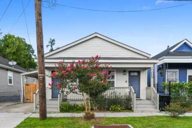 Main picture of 2629 Aubry St