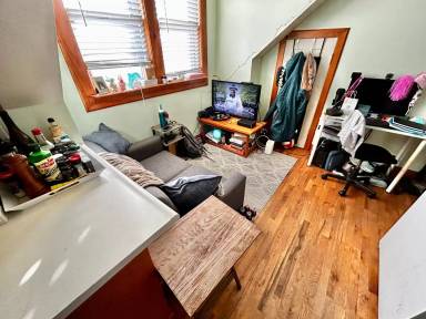 Main picture of 311 1/2 S 5th Ave