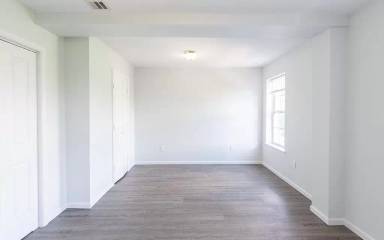Main picture of 394 S Harrison St