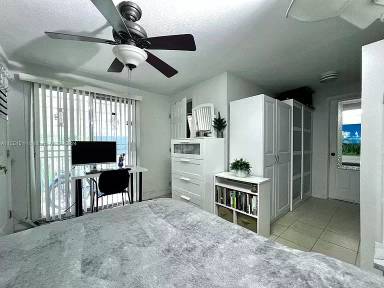 Main picture of 1465 SW 28th Way