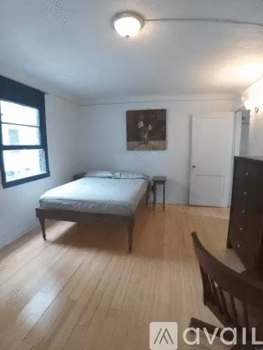 Main picture of 2635 Jasmine St