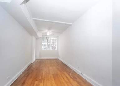 Main picture of 121 Sullivan St