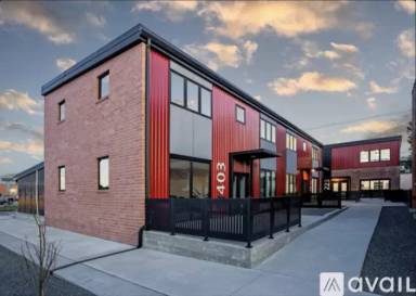 Main picture of 403 W 3rd St