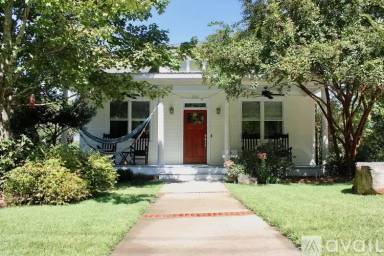 Main picture of 230 Barrow St