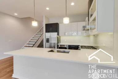 Main picture of 2057 N Mozart St