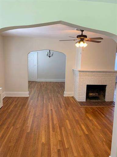 Main picture of 10 Parkway Dr
