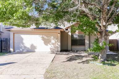 Main picture of 2919 Quiet Plain Dr