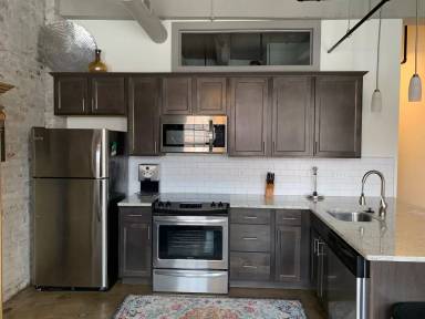 Main picture of 926 Commerce St