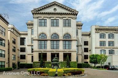 Main picture of Queen Anne High School Condos