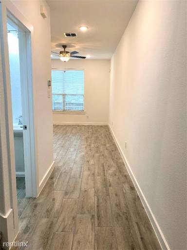 Main picture of 2752 Majesty Dr