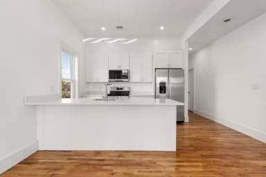 Main picture of 120 Regent St