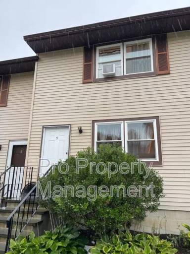 Main picture of 7-9 Eden Dr