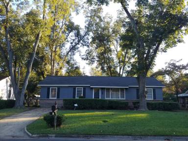 Main picture of 831 S Shadowlawn Dr