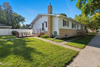Main picture of 322 N 7th St