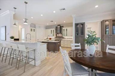 Main picture of 3919 Roberts Point Rd