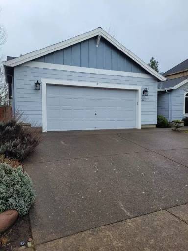 Main picture of 243 Canterbury St SE