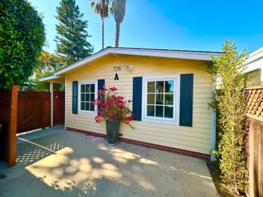 Main picture of 726 W Pedregosa St