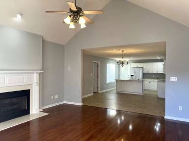 Main picture of 126 Cedarland Dr