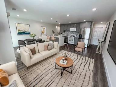 Main picture of 1033 S Montebello Blvd