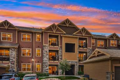 Main picture of 9962 W Victoria Pl