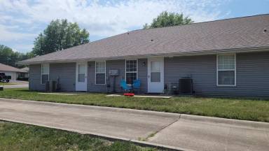 Main picture of 104 SE 24th St