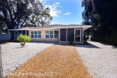 Main picture of 2100 Bay St