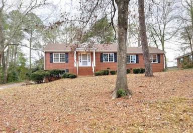 Main picture of 748 Marshall Dr