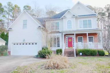 Main picture of 804 East Oak Dr