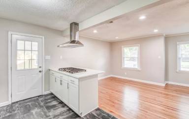 Main picture of 4944 Lynbar Ave