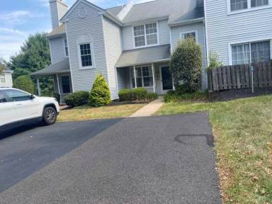 Main picture of 33 Everett Dr