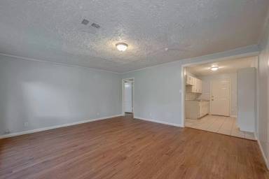 Main picture of 4906 Larkspur St