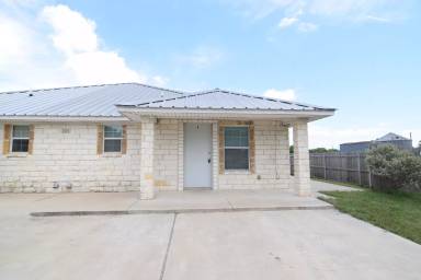Main picture of 201 S Front St