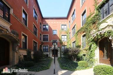 Main picture of 3720 N Sheffield Ave