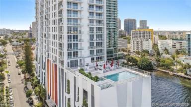 Main picture of Crimson Condo