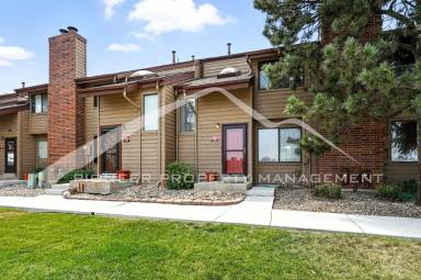 Main picture of 320 Wright St