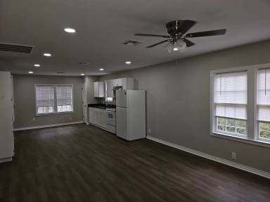 Main picture of 709 S Olive St