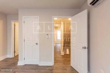 Main picture of 24 E Collom St