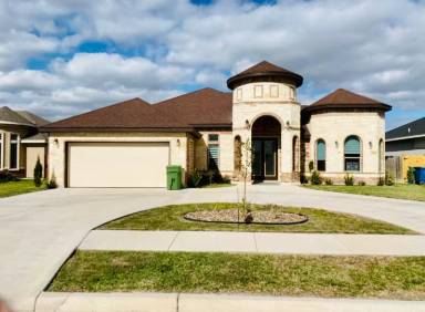 Main picture of 3873 Tolosa St