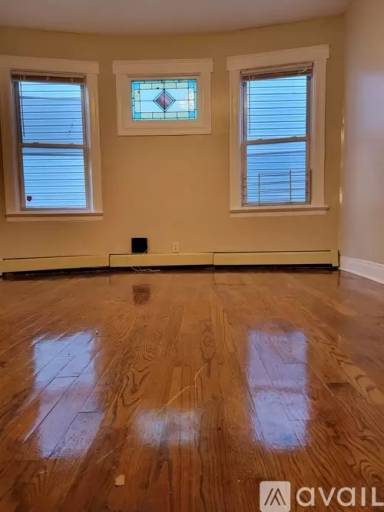 Main picture of 48 N 18th St